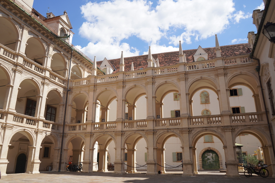 (c) Maria Neustifter