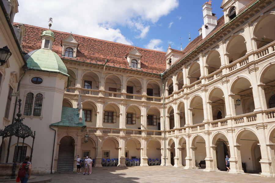 (c) Maria Neustifter